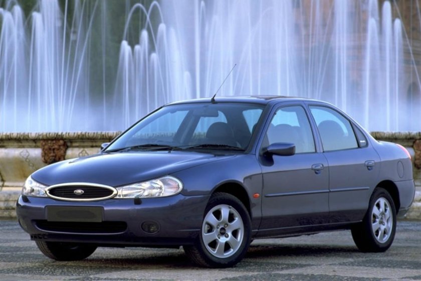 Ford Mondeo 1996 седан