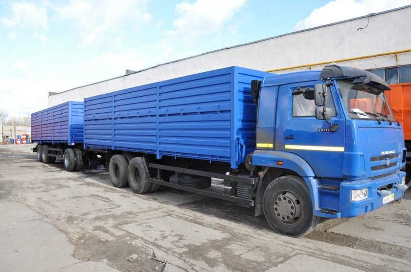 КАМАЗ 65117 зерновоз с прицепом