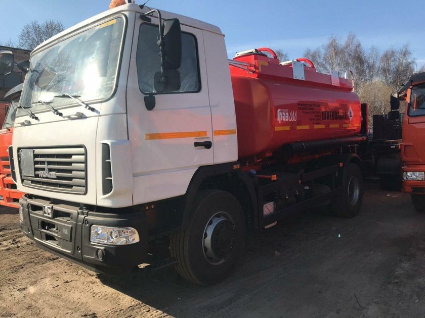 МАЗ 56142 Автотопливозаправщик
