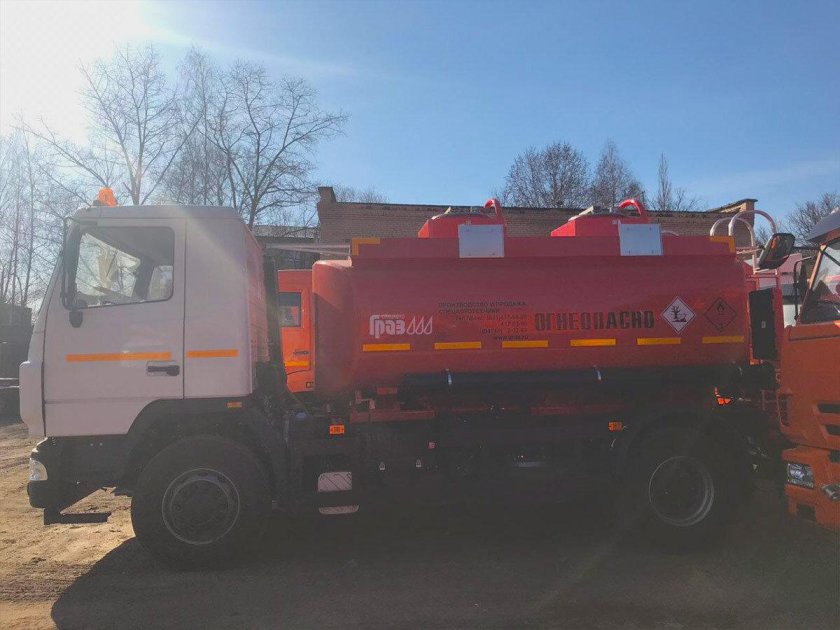 МАЗ 56142 Автотопливозаправщик
