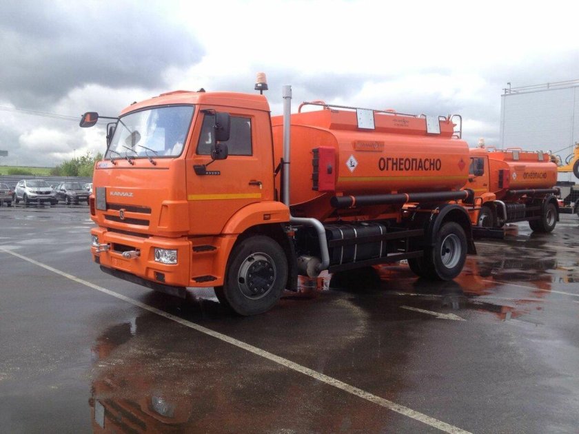 Автотопливозаправщик КАМАЗ 43253