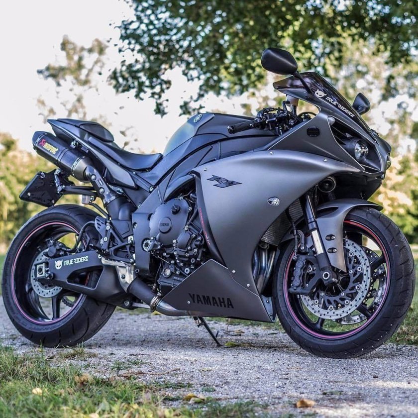 Спортбайк ямаха р1 чёрный