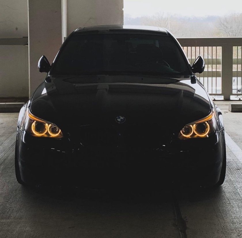 БМВ е60 черная