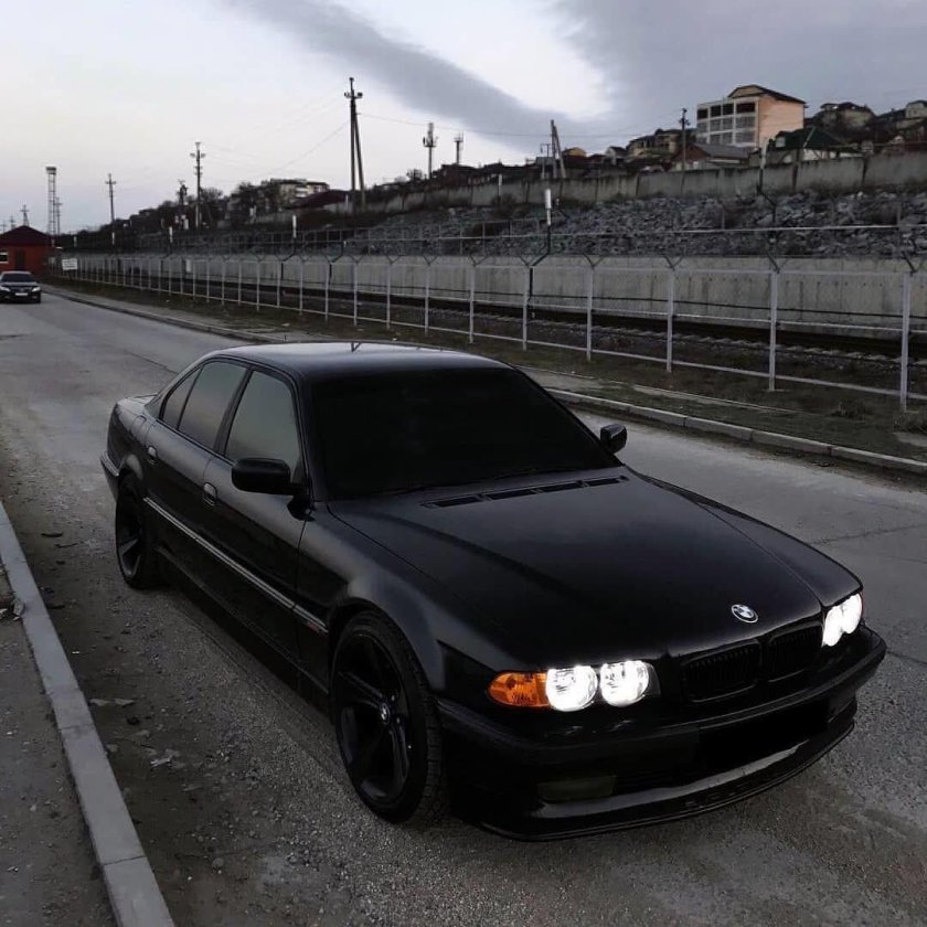 БМВ е38 бандитская