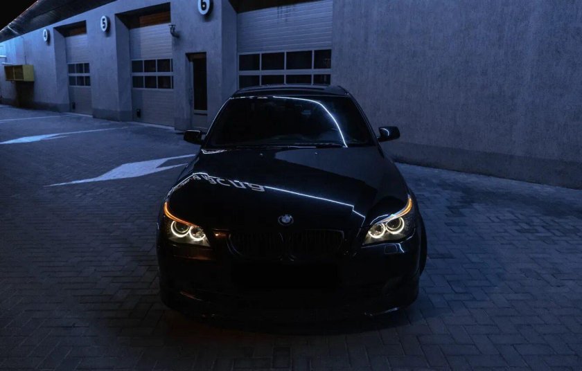 БМВ 5 е60 черная