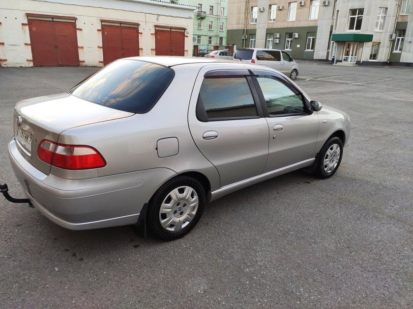 Фиат серебристый