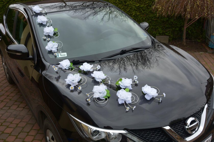 Свадебные украшения на машину