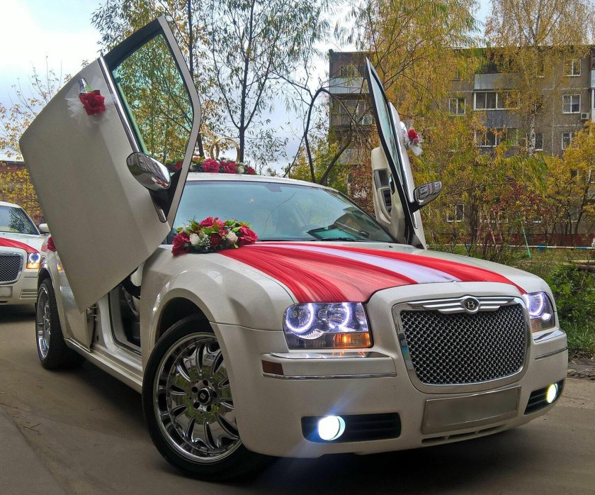 Крайслер 300с свадебный