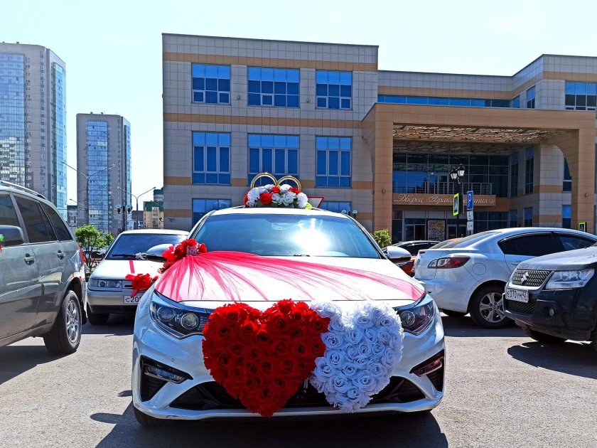 Украшения на машину