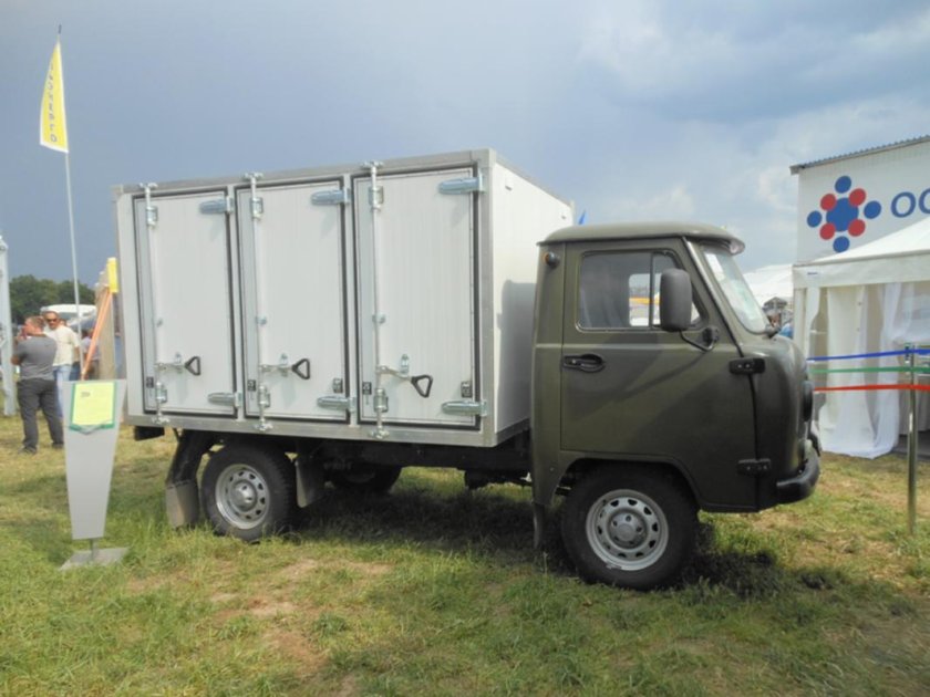 Хлебный фургон УАЗ 3303