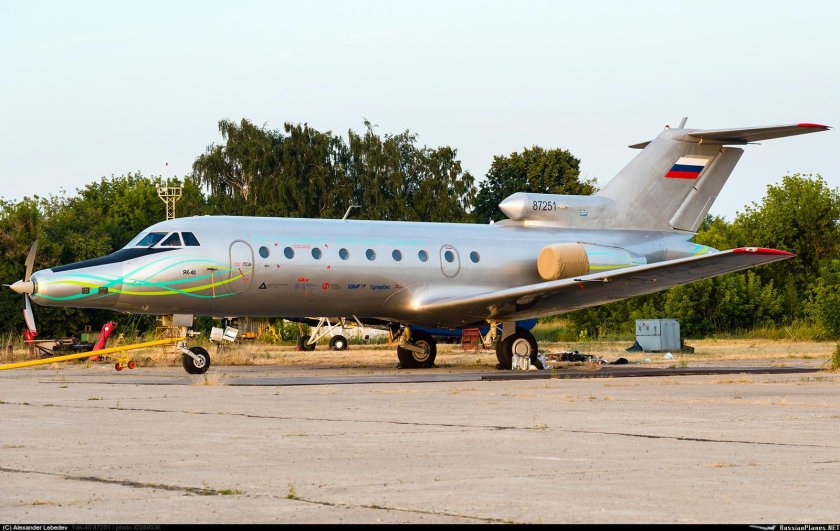 Як-40 СИБНИА