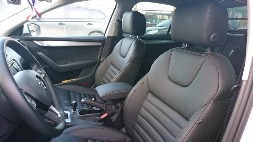 Кожаные сиденья Шкода Октавия а7