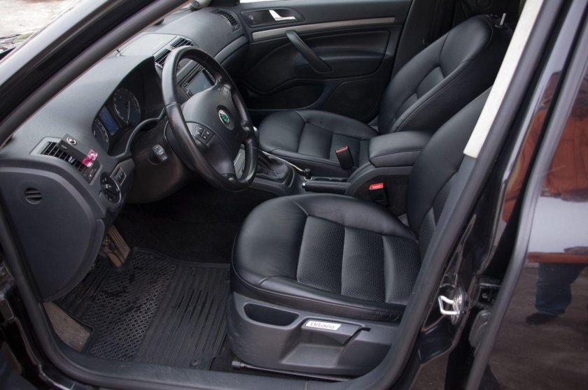 Кожаный салон Шкода Октавия а5