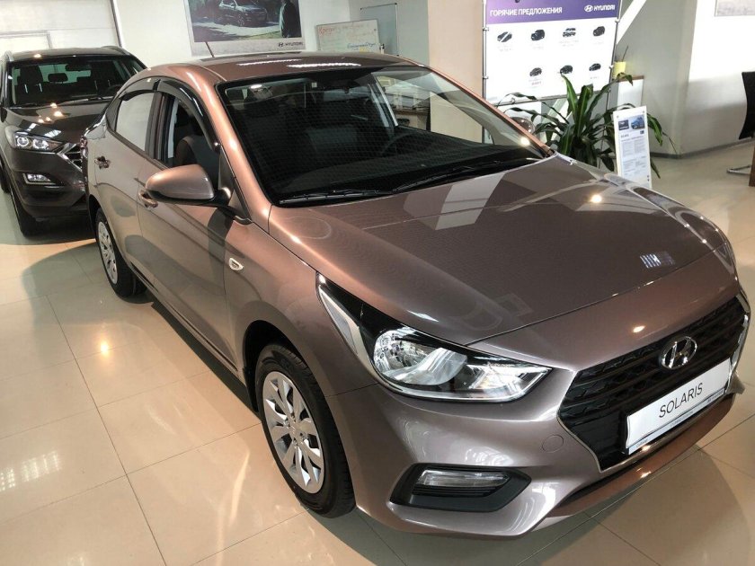 Хендай Солярис 2022 коричневый