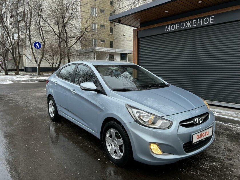 Hyundai solaris i 2011