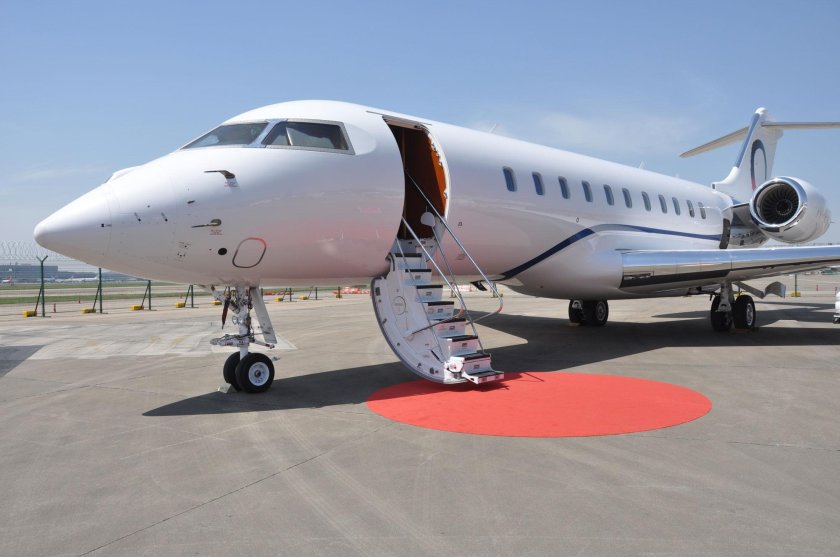 Самолет Bombardier Global 5000