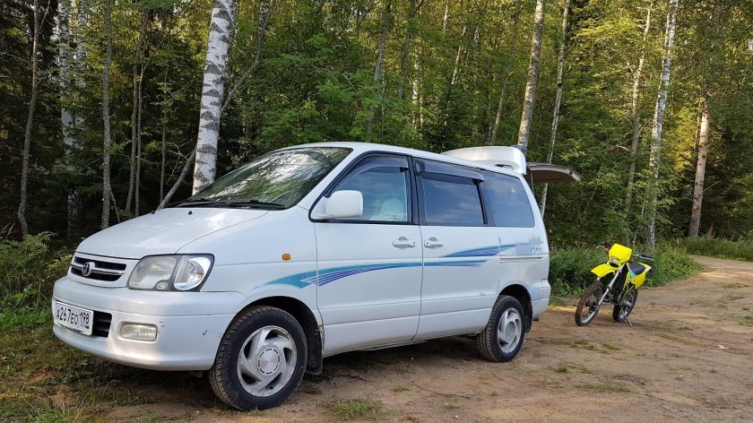 Toyota Lite Ace Noah