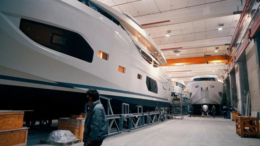 Моторная яхта