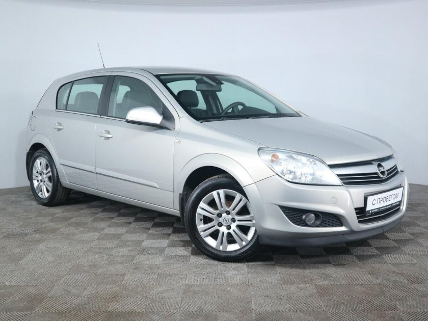 Опель Астра бежевый