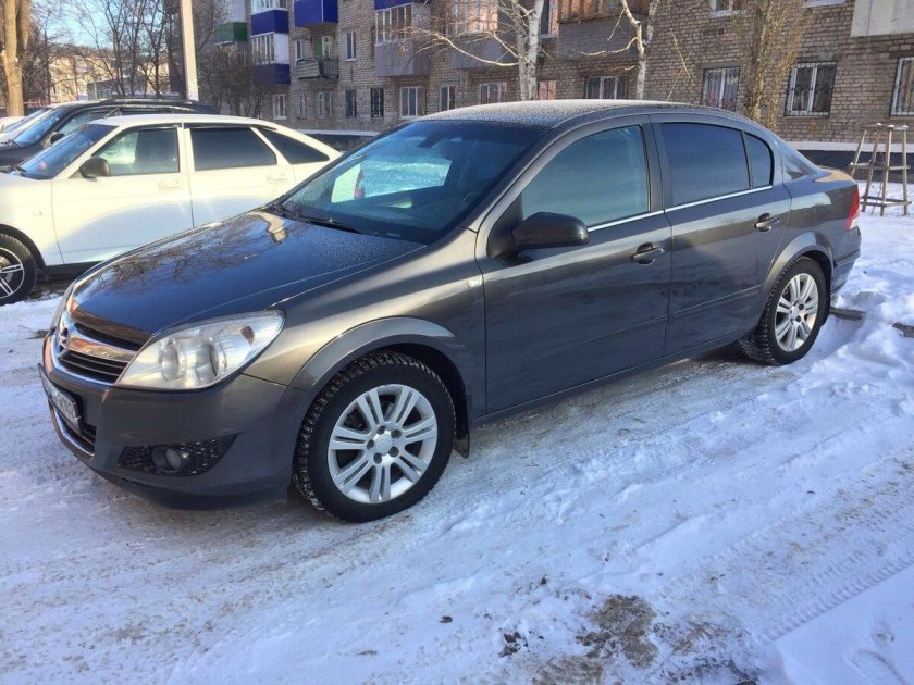 Опель Астра h седан 2010