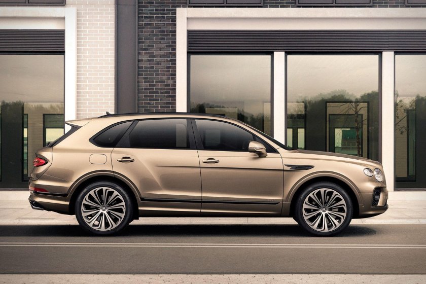 Бентли Бентайга 2021