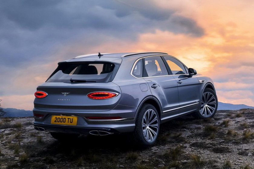 Bentley bentayga hybrid 2021