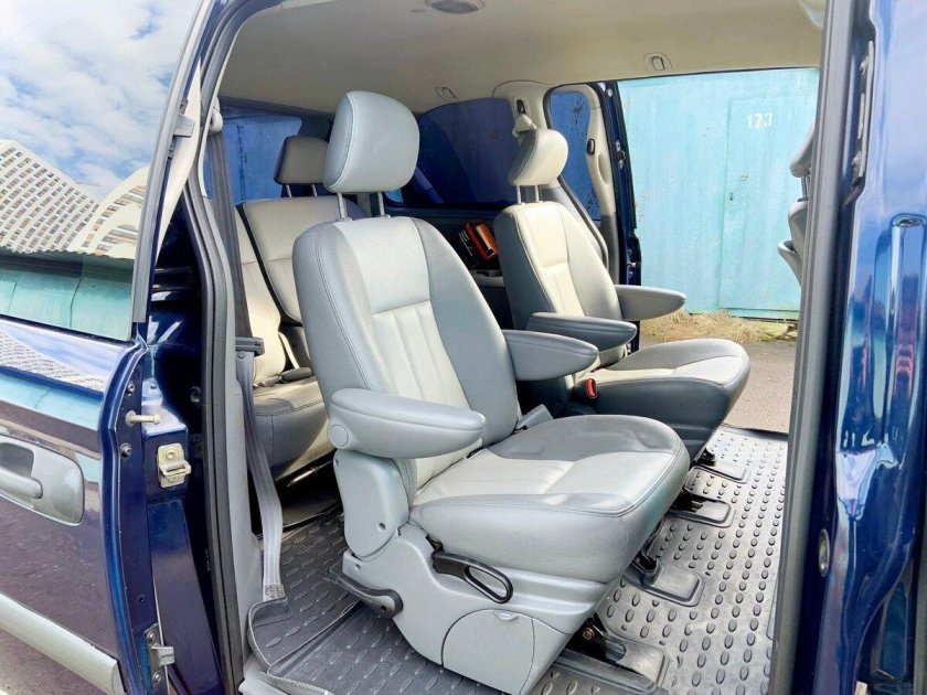 Dodge Caravan 4 салон
