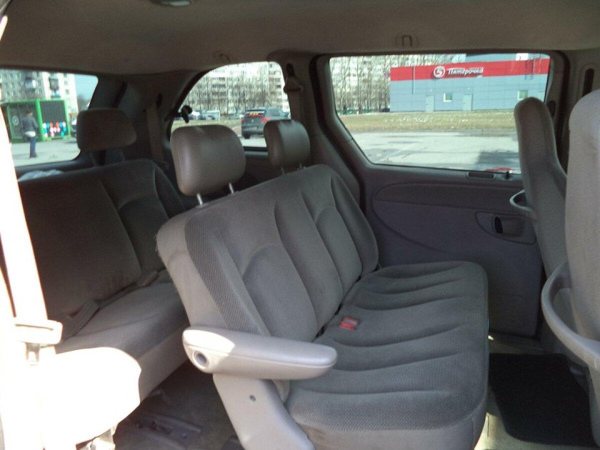 Dodge Caravan 2004 салон