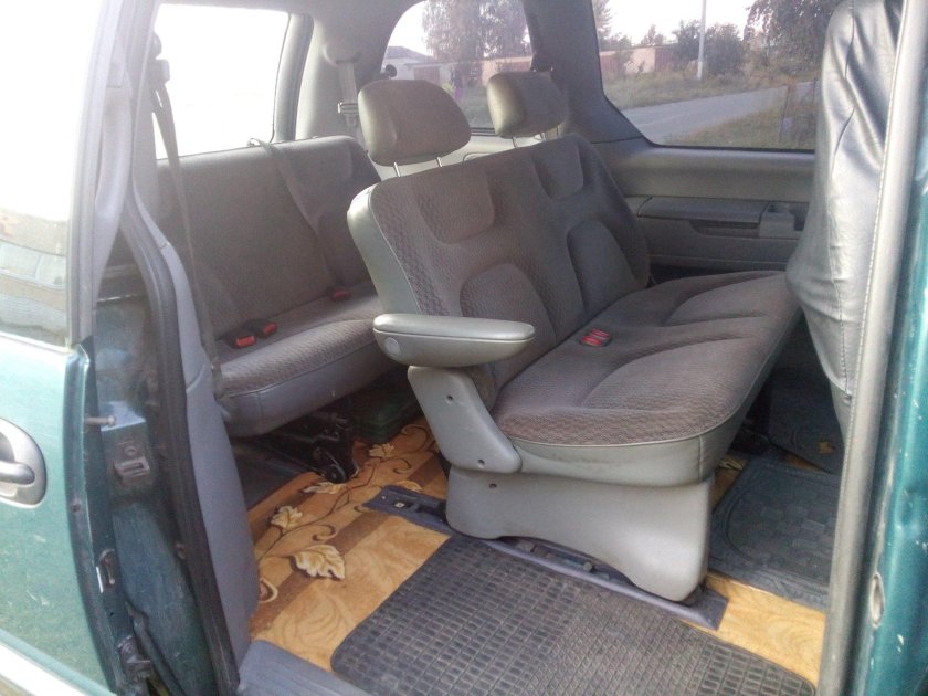 Dodge Caravan 2 салон