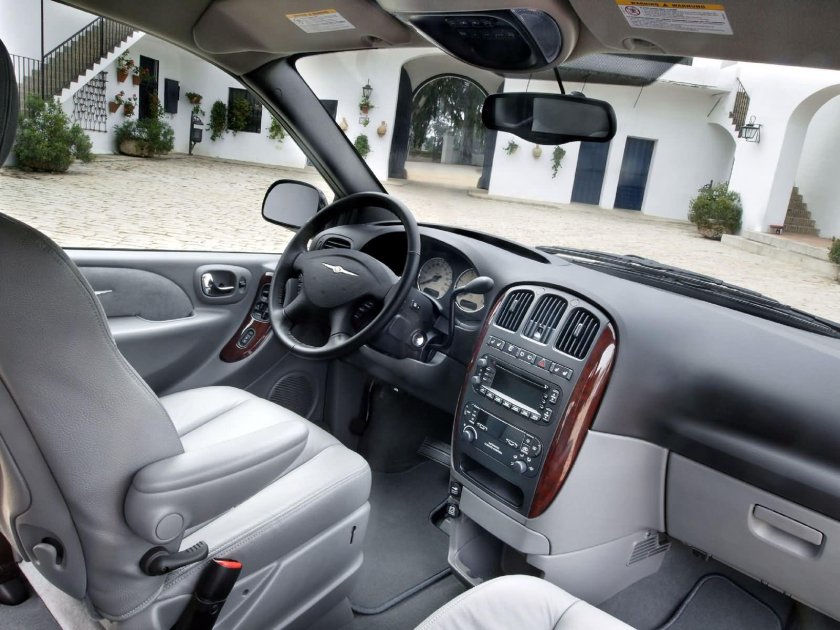 Chrysler Voyager 4 салон