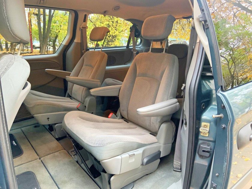 Dodge caravan 2001 салон