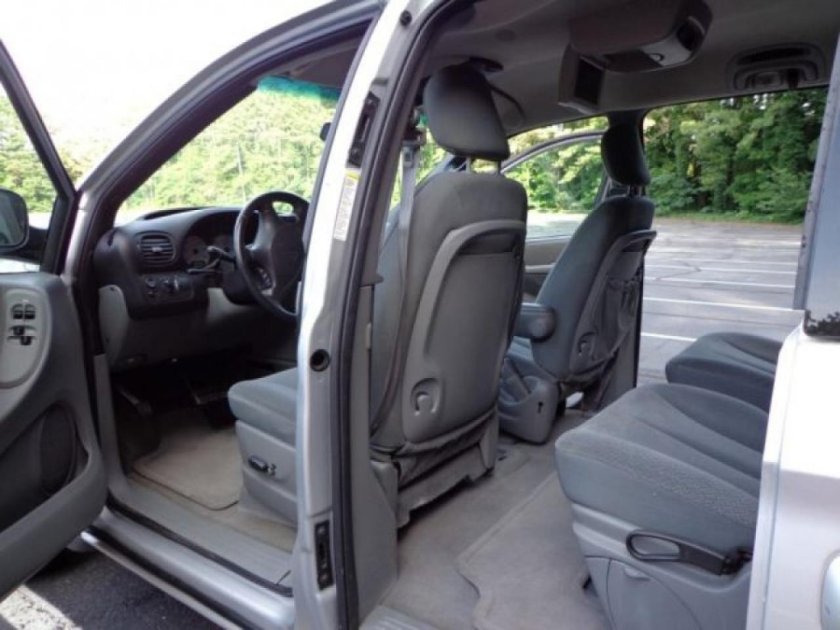 Dodge /Grand/ Caravan 2004