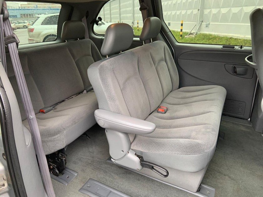 Dodge Caravan 4 салон