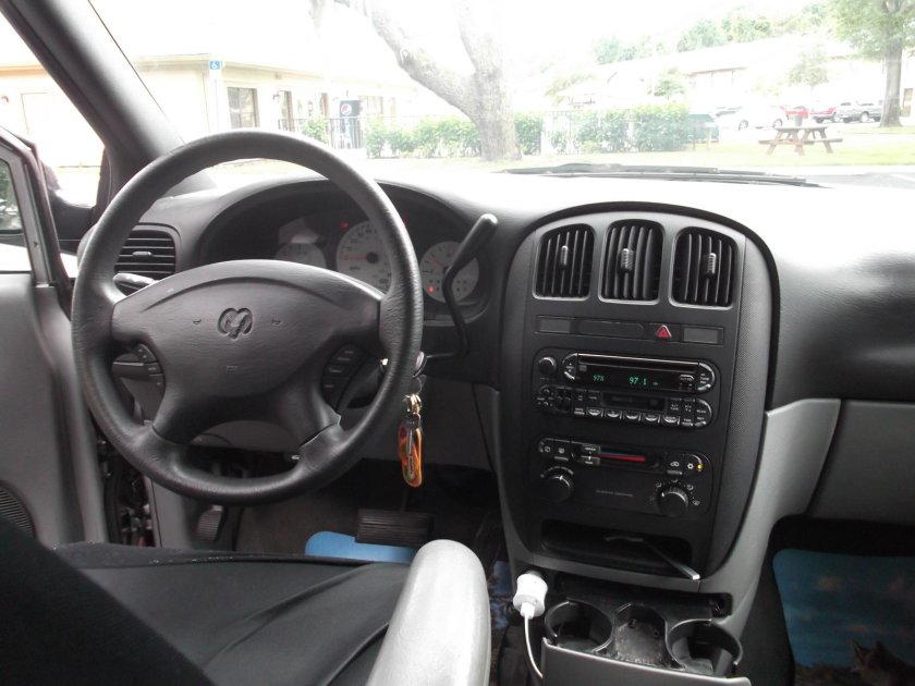 Dodge Grand Caravan 2004 салон