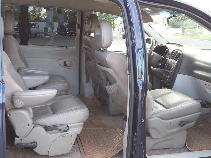 Dodge Grand Caravan 2004 салон