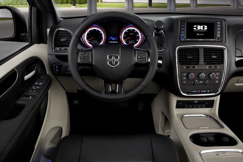 Dodge Grand Caravan салон