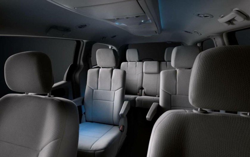 Dodge Caravan 4 салон