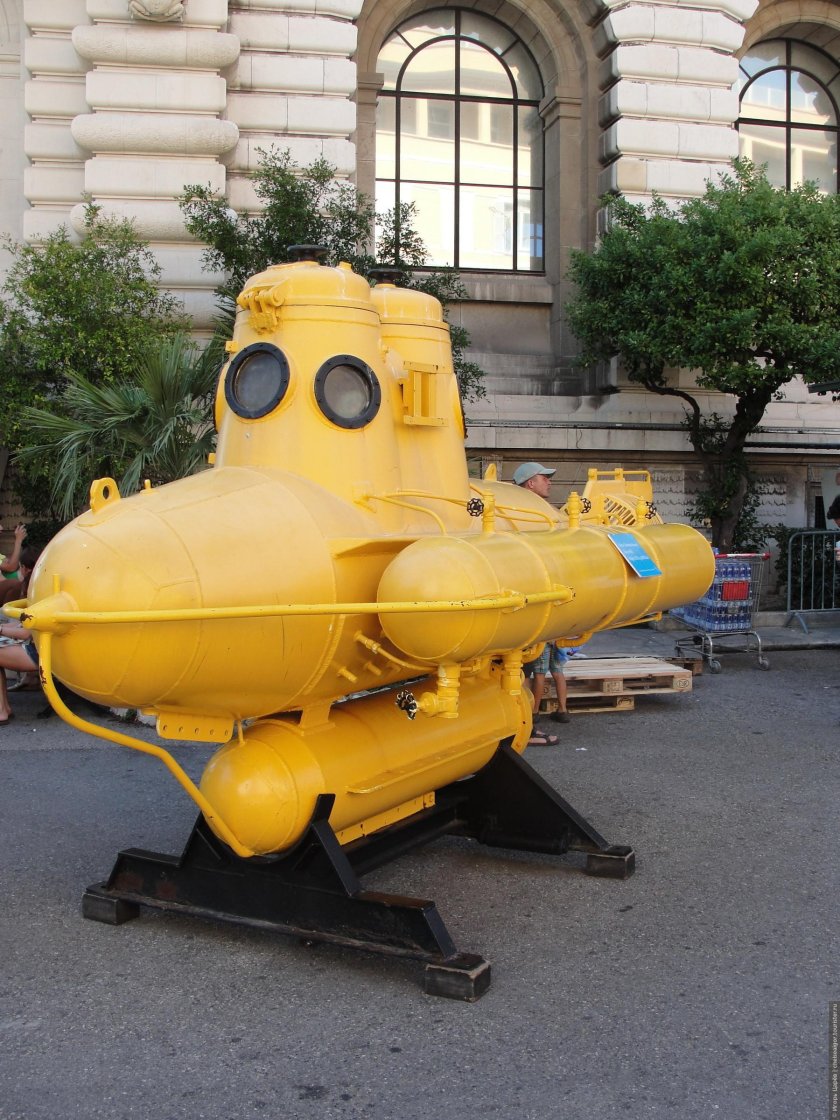 Батискаф Жак Ив Кусто