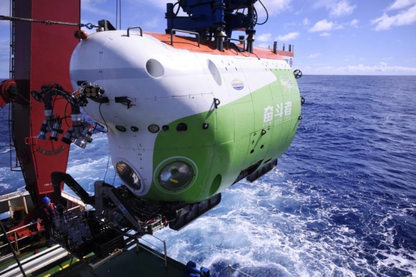 Manned submersible