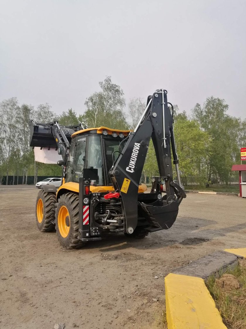 Экскаватор-погрузчик Cukurova 888