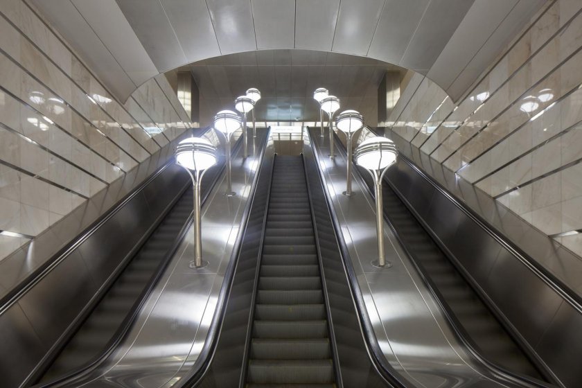 Метро эскалатор