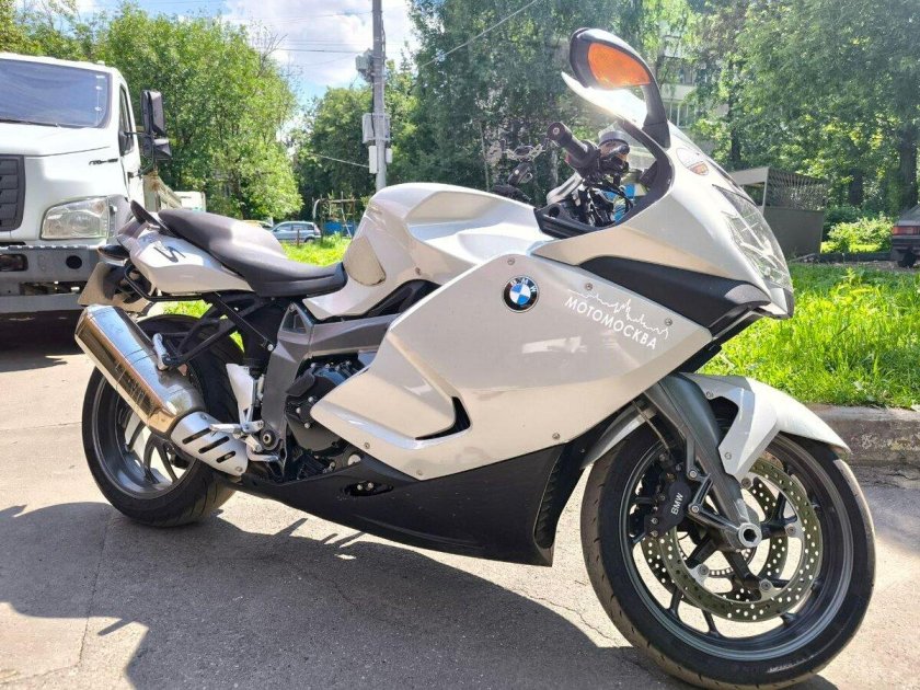 Мотоцикл bmw 1300s