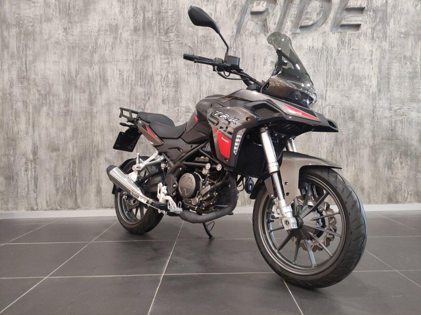 Мотоцикл benelli trk 502