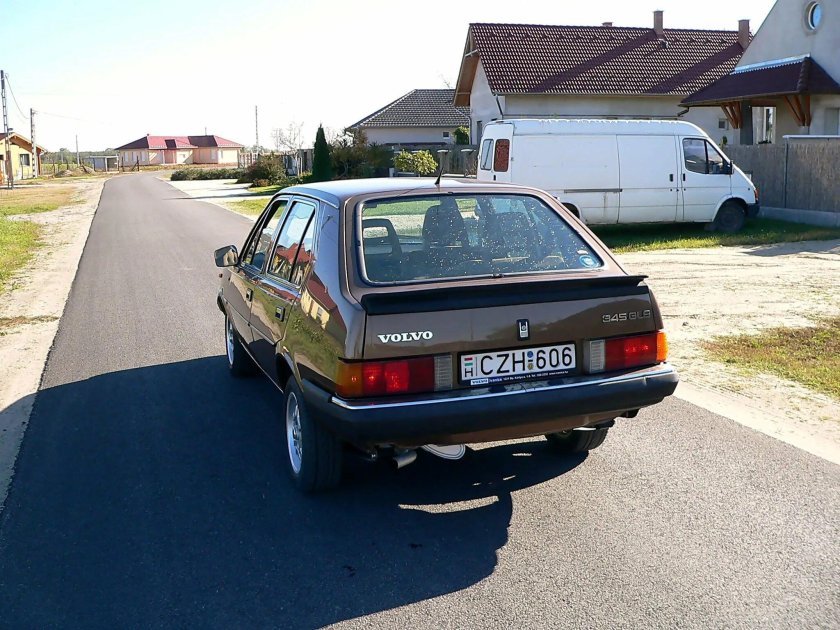 Volvo 345