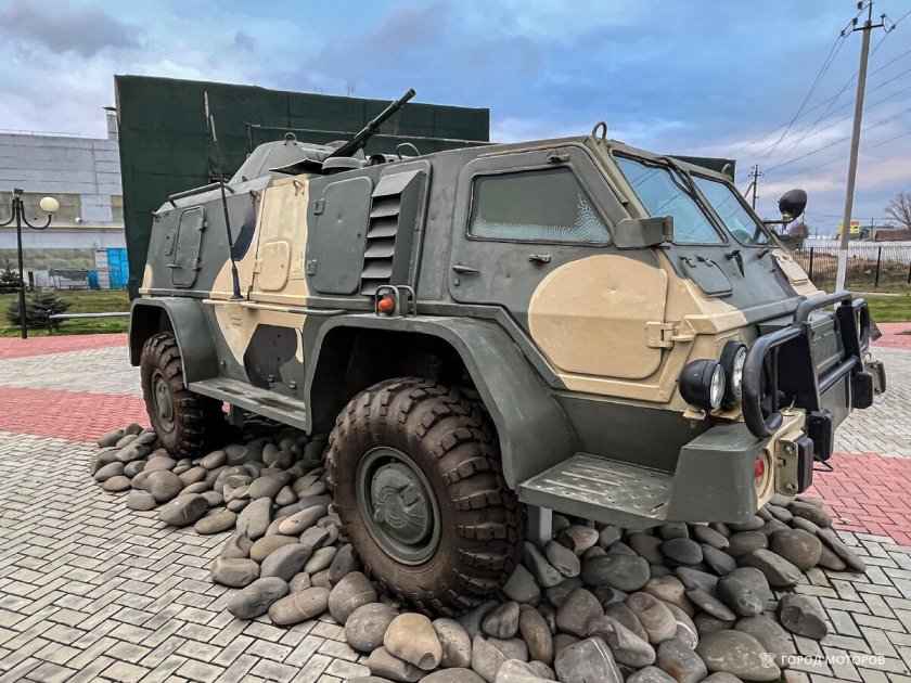 Российский бронеавтомобиль газ