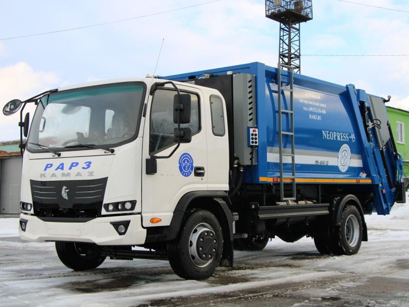 Мусоровоз с задней загрузкой