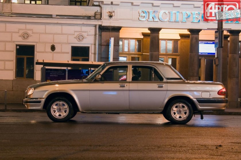 Автомобиль Волга ГАЗ 31105