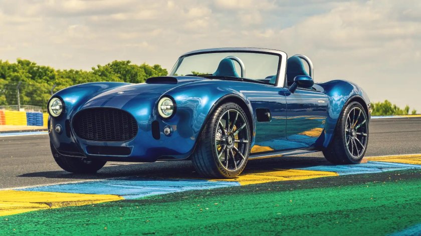 Shelby cobra roadster