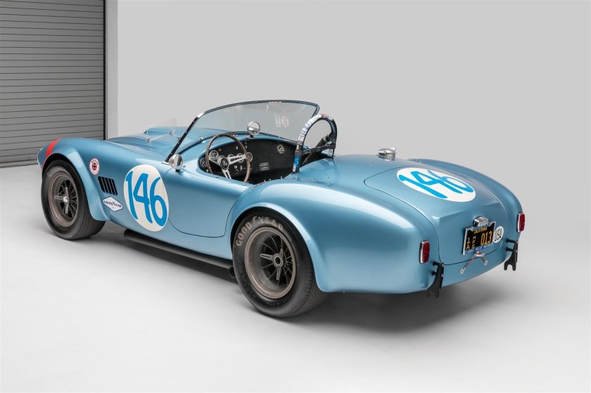 Сузуки Кобра машина