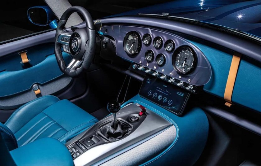 AC Cobra салон